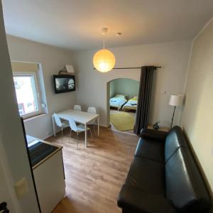 EMAS 5 Wohnung mit 3 Einzelbetten, Küche