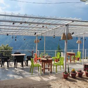 Bijli Mahdev Bite out cafe in camp