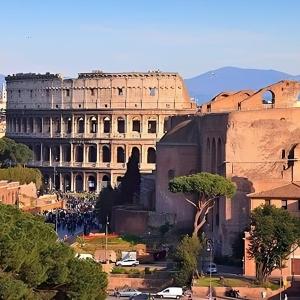 Rome in Style Colosseum