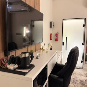 Marvin Suites