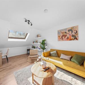 Stylish Nunhead Flat with Private Balcony
