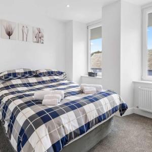 Modern & Central 1BR Flat with Sky TV