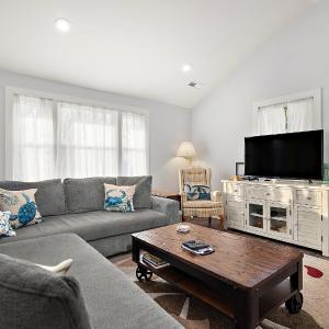 9204 Caribbean Dr - Caribbean Breeze