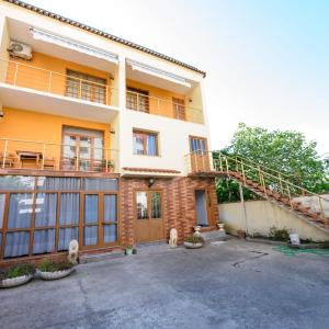 Vila Shabani