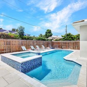 Starfish Wishes! - Less Than 1 Mile To Beach - Salt Water Pool - Walk to the Beach!