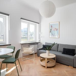Plac Zbawiciela City Glow Apartment by BookingHost