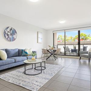 Comfy 2BR in Parramatta central with free parking