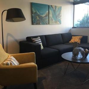 free parking lovely 2 bds in heart of chatswood76