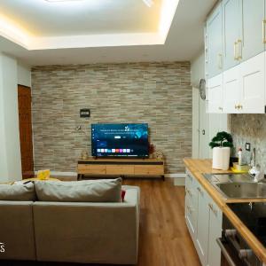Agron's Suite