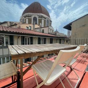Cozy Medici Studio