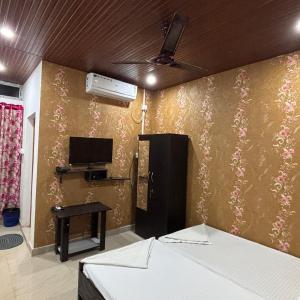 Maa Lodge