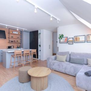 Peaceful OldTown Apartment FREE parking 2-bedroom