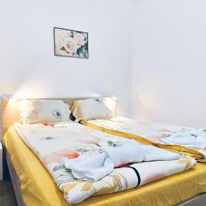 Top Center Vitosha blvd 1BR ACC 55 Smart TV Apartment by SofiaLuxRentsls