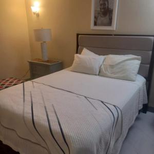 Finest Accommodation Russell Heights Apt #A