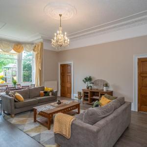Delightful 4 bedroom family home in Newington - Craigmillar Park