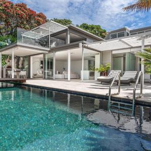 Takapuna Clifftop with Pool and Hot Tub