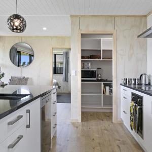 Unwind on Wai, New 4BR Home With Style and Comfort