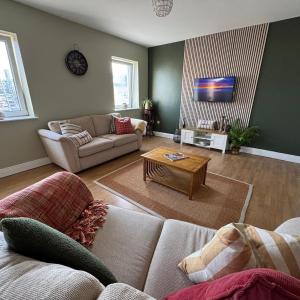 Luxury Apartment 1 min to Beach