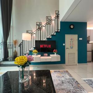 Myra Guesthouse Bohemian Style Mutiara Ville Duplex Apartment