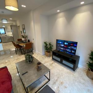 Holy 2 Bedrooms Apartment in Marousi