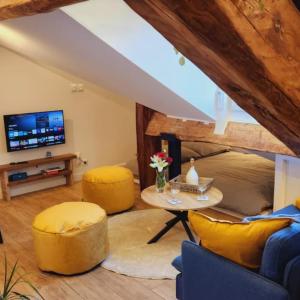 Grimaldi - Sous les toits de Nice