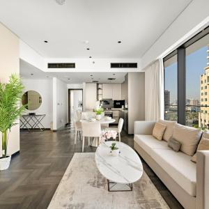Chic 2BR Close to Burj Khalifa, Dubai Mall & Creek