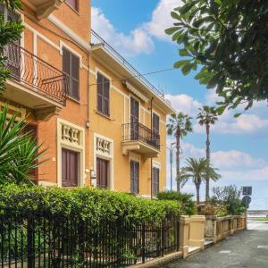 2 Bedroom Lovely Apartment In Chiavari