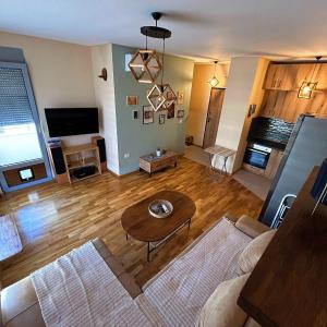 Sun & Sand - Long Beach Apartment