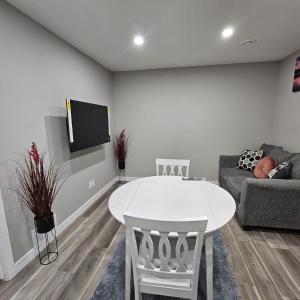 Serene Private Basement Suite in Regina