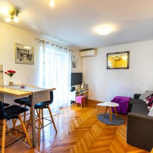 Apartment Dumaneo Art - Two Bedroom Apartment