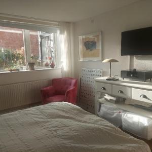Villa Rosa, dobblebed, own kitchen, own bath and own entrance