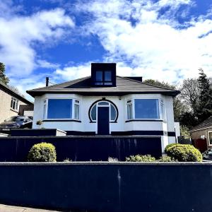 Kaimes Kip Stylish Edinburgh Five Bedroom Home