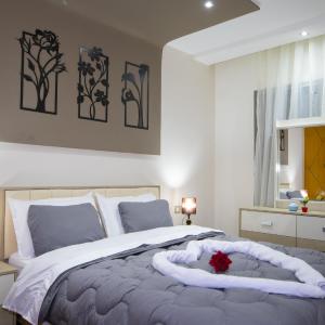 C106- Amazing & Colourful Apartment near High Speed Train Station