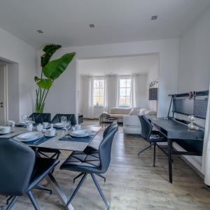 Aurora Schaar 1, 120qm, WiFi, Maisonette, Modern,2 Schlafzimmer, 1 Wohnzimmer