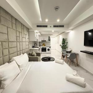 Modern & Stylish Studio Retreat