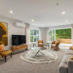 Modern 2 Bedroom City Fringe Apartment