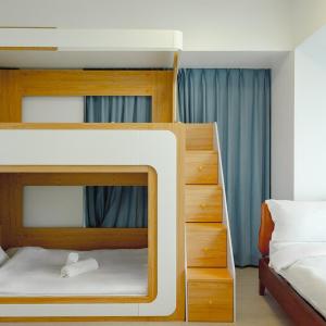 Premium 2 Bedroom and 1 Living Room Suite with Balcony - One Uptown, BGC