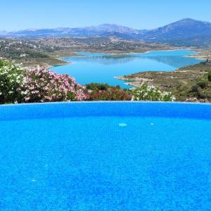Villa Adelfas, Piscina infinity