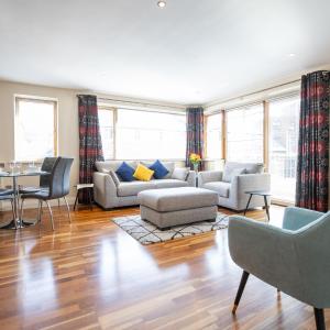 Georgian Square Apartments