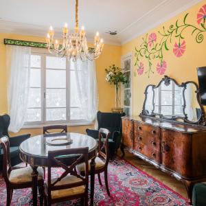 Eclectic 4-Bed, 4-Bath Apt in Central Athens - AK1