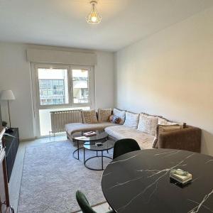 Manzoni House - Large Central Apartment
