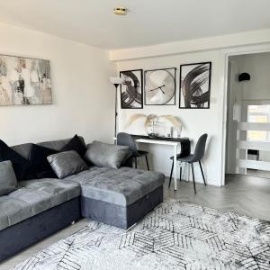 Hidden Modern Gem Zone 1!