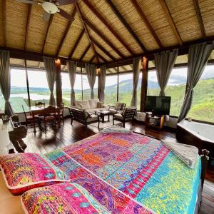 Birdsong Villa, Romantic Suite W- Jacuzzi