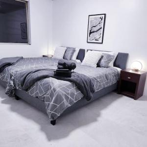 Stylish Rosehill Stay w/ Balcony