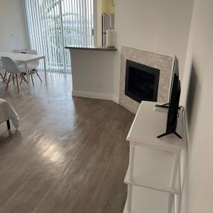 Hollywood Spectacular Loft FREE Designated parking