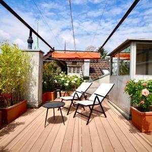 Central Chalet Rooftop Maisonette in Old Town