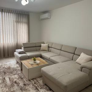 Cozy Home 2 Bedroom apartment
