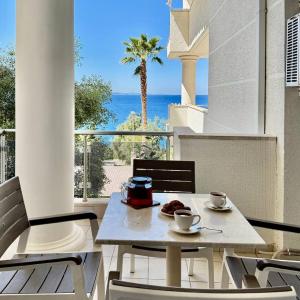 White Coast Apartment
