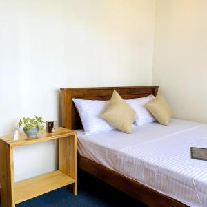 1 Modern Bedroom Apartment- Boossa Galle