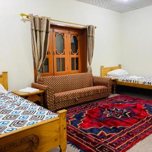 Oshneer view guest house parwak